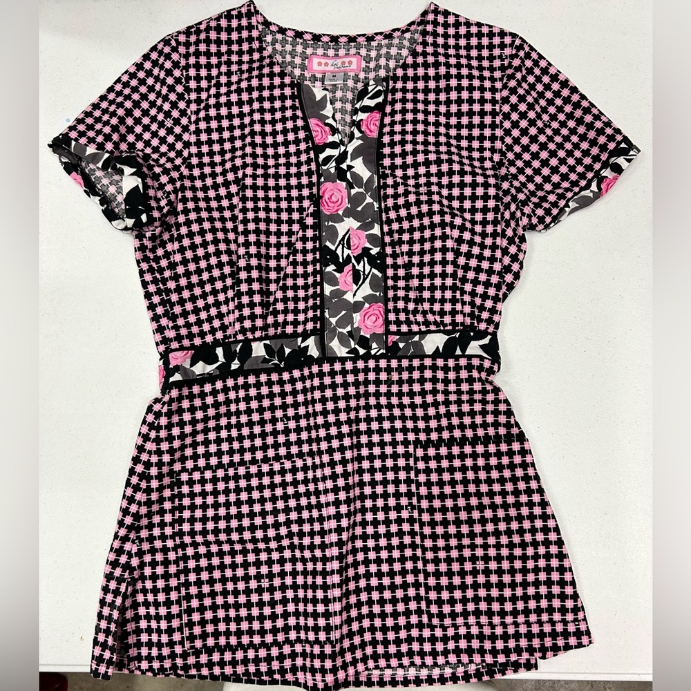 Koi scrubs top.  Size M.  Excellent condition.